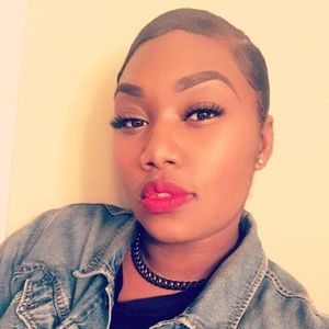 Meet your Posher, Rainia